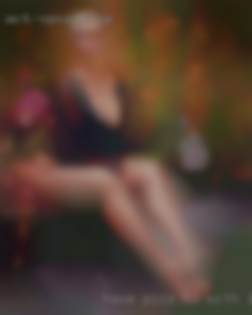 Have pics to share, and 420 with long legged friendly.