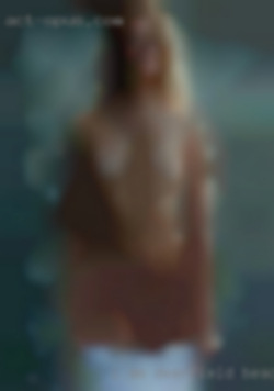 I am a beautiful Deerfield Beach, FL plus size (18) female.